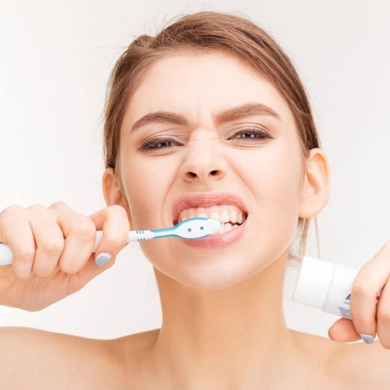 Как выбрать зубную щетку – Как правильно выбрать зубную щетку и рекомендации стоматолога в Калининграде